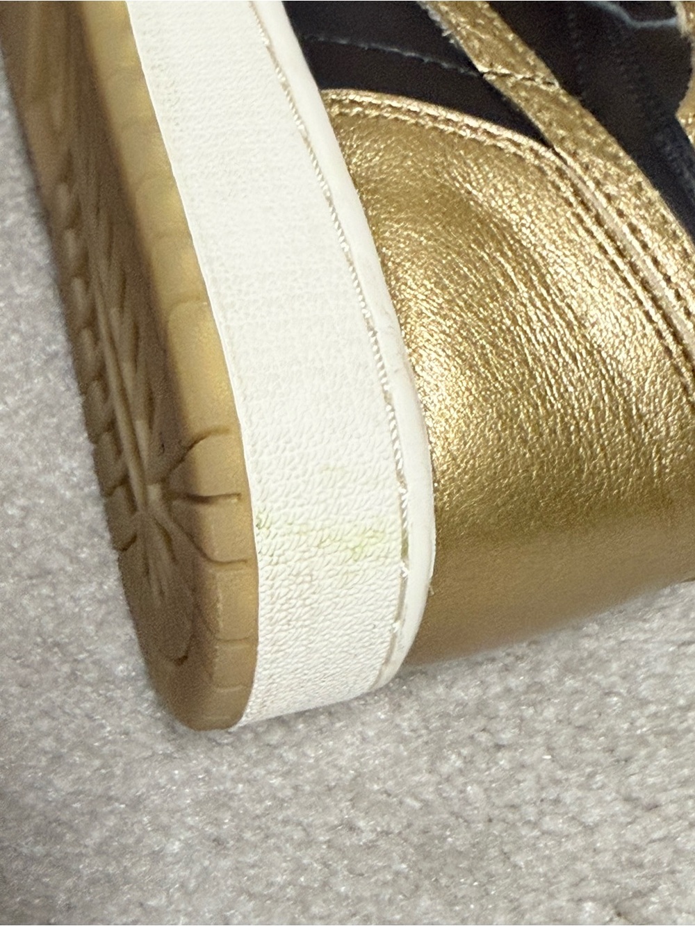 Nike Air Jordan 1 Retro High OG GS Black/ Gold FD1437-071 Sneakers, Youth 6.5 - Picture 5 of 12